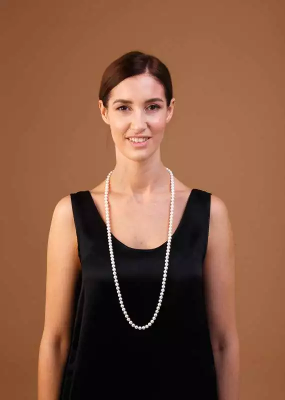 Elegante Perlenkette weiß rund 9.5-10.5 mm, 55 cm, Designverschluss 925er Silber, Gaura Pearls, Estland Bild